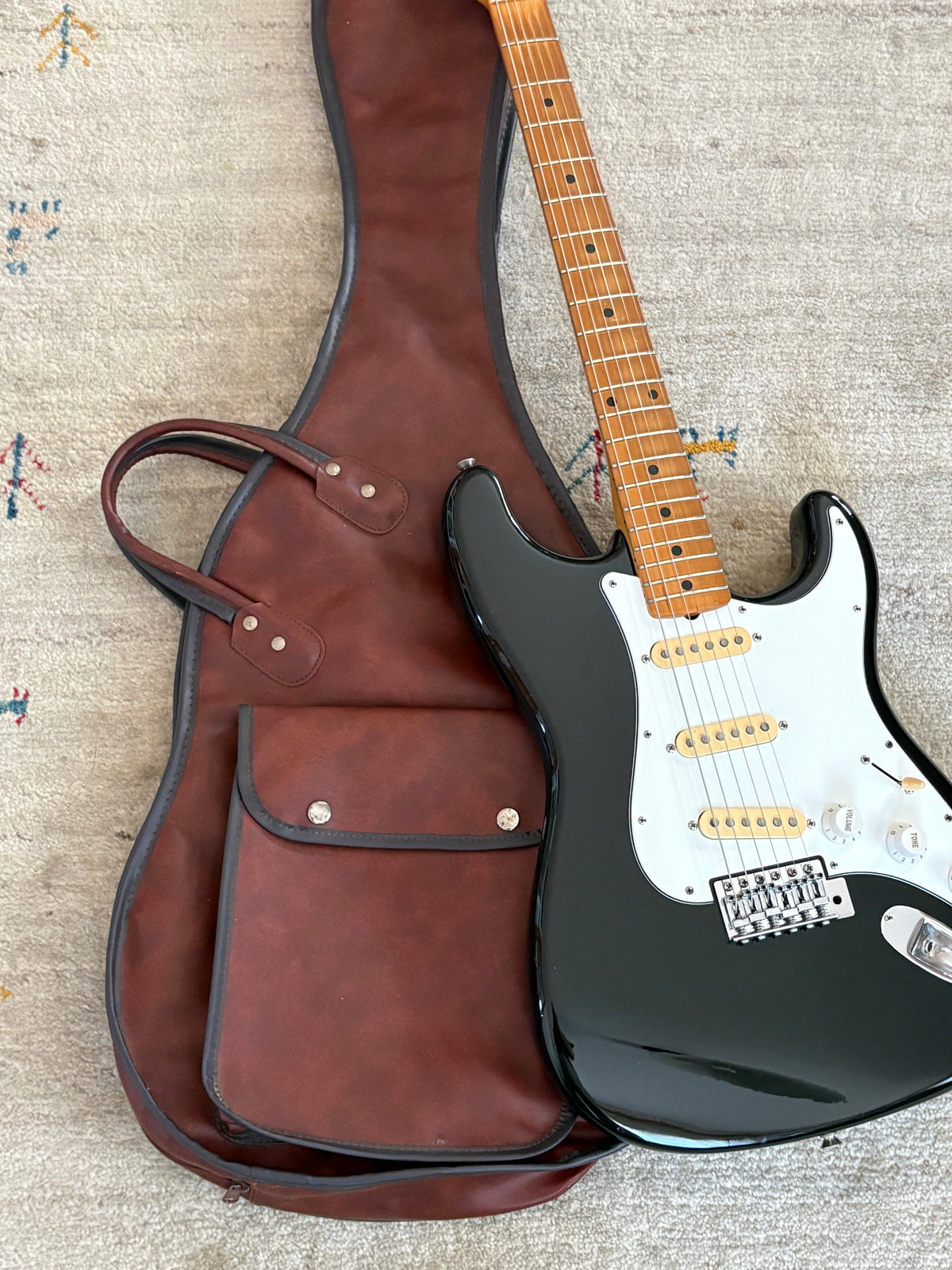 Yamaha SR-400 Super R'nroller '70s / Stratocaster Type