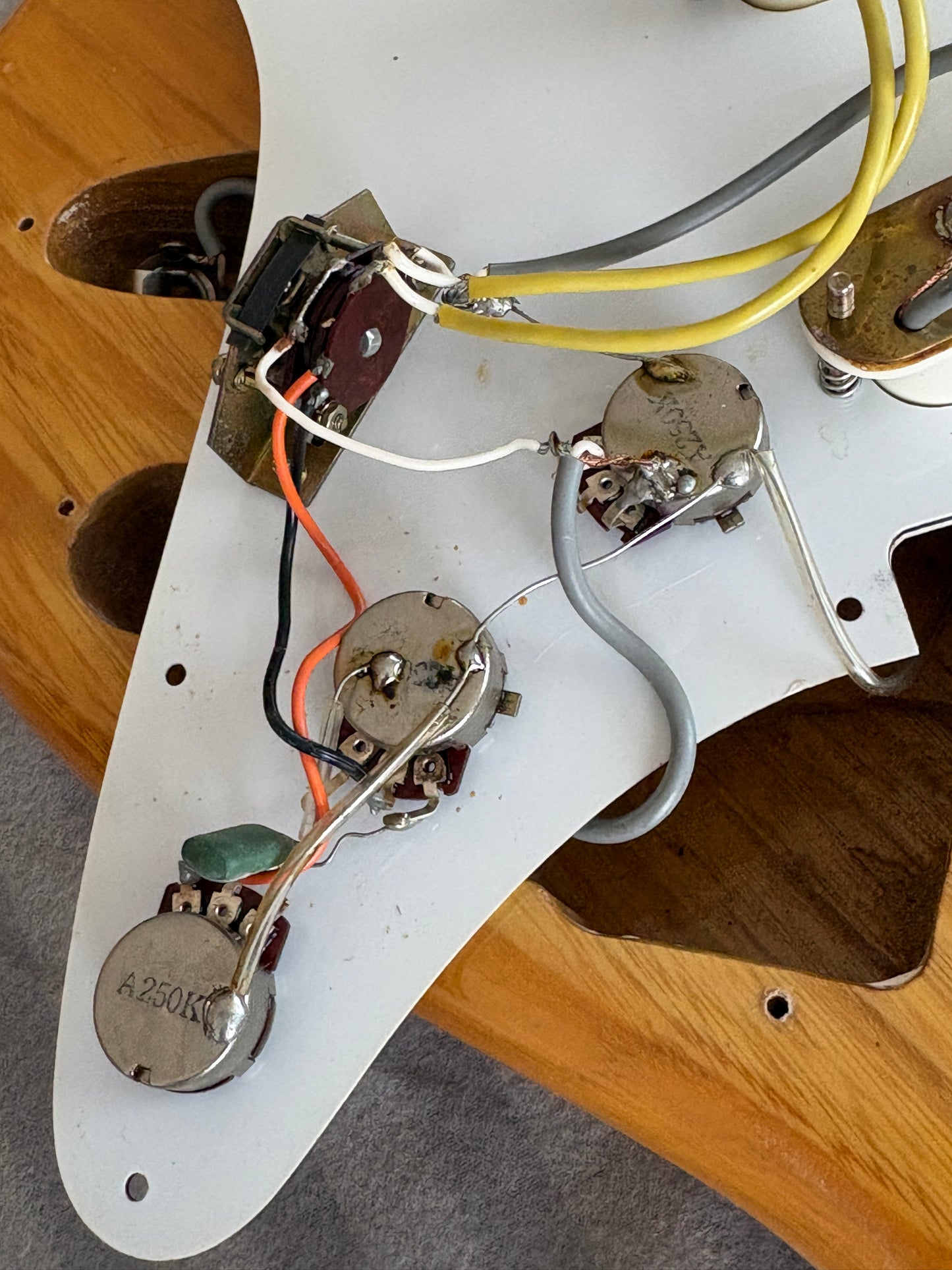 Yamaha SR-500 Super R'nroller '78 / Stratocaster Type