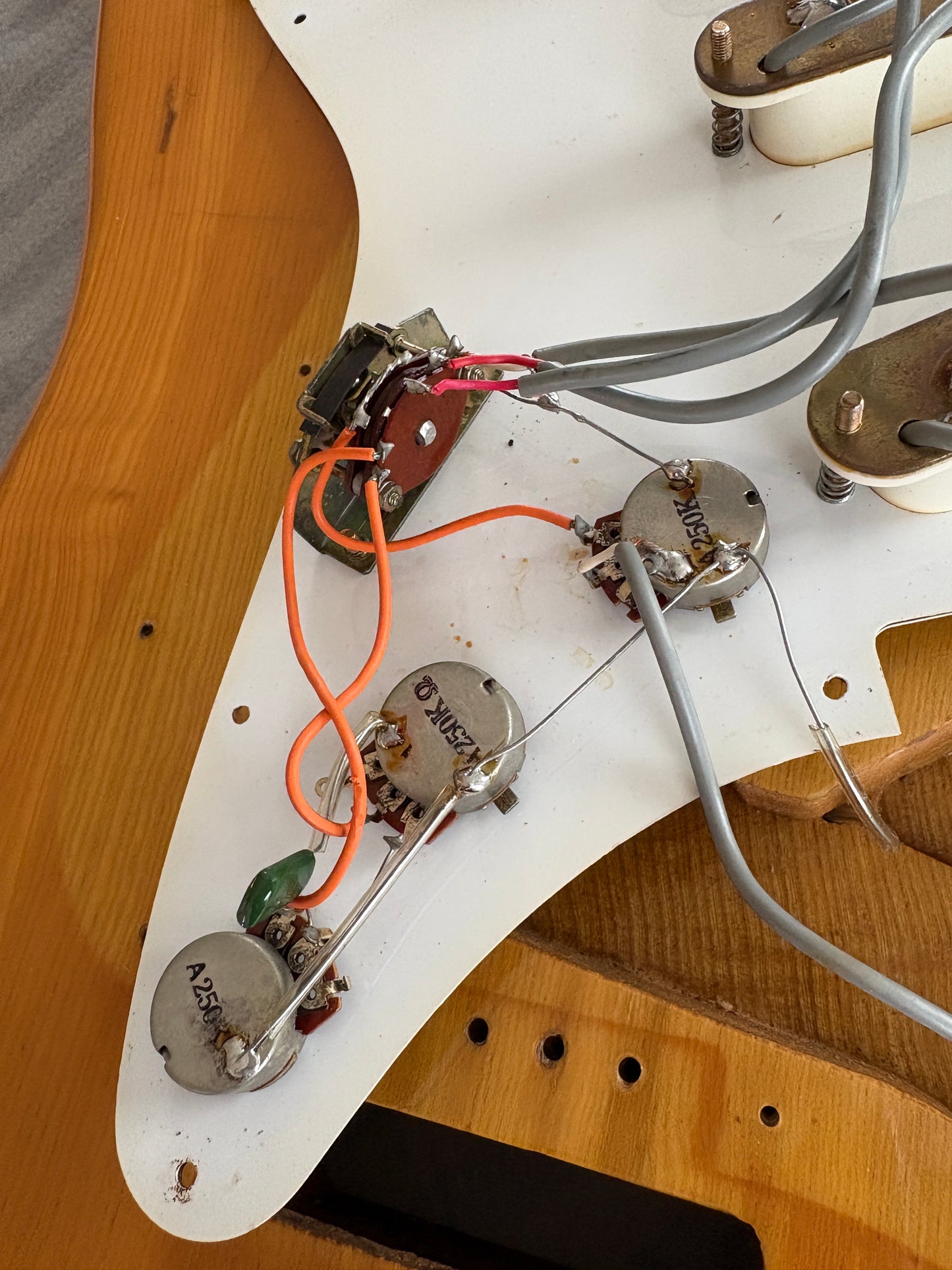 Yamaha SR-400 Super R'nroller / Stratocaster Type