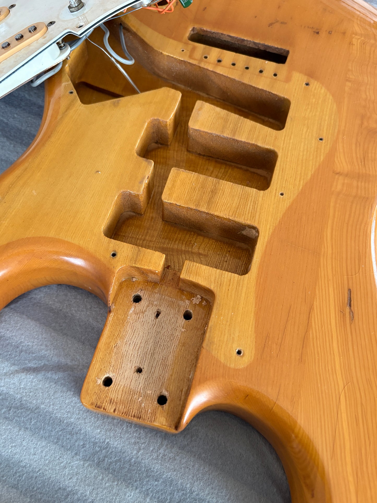 Yamaha SR-400 Super R'nroller / Stratocaster Type