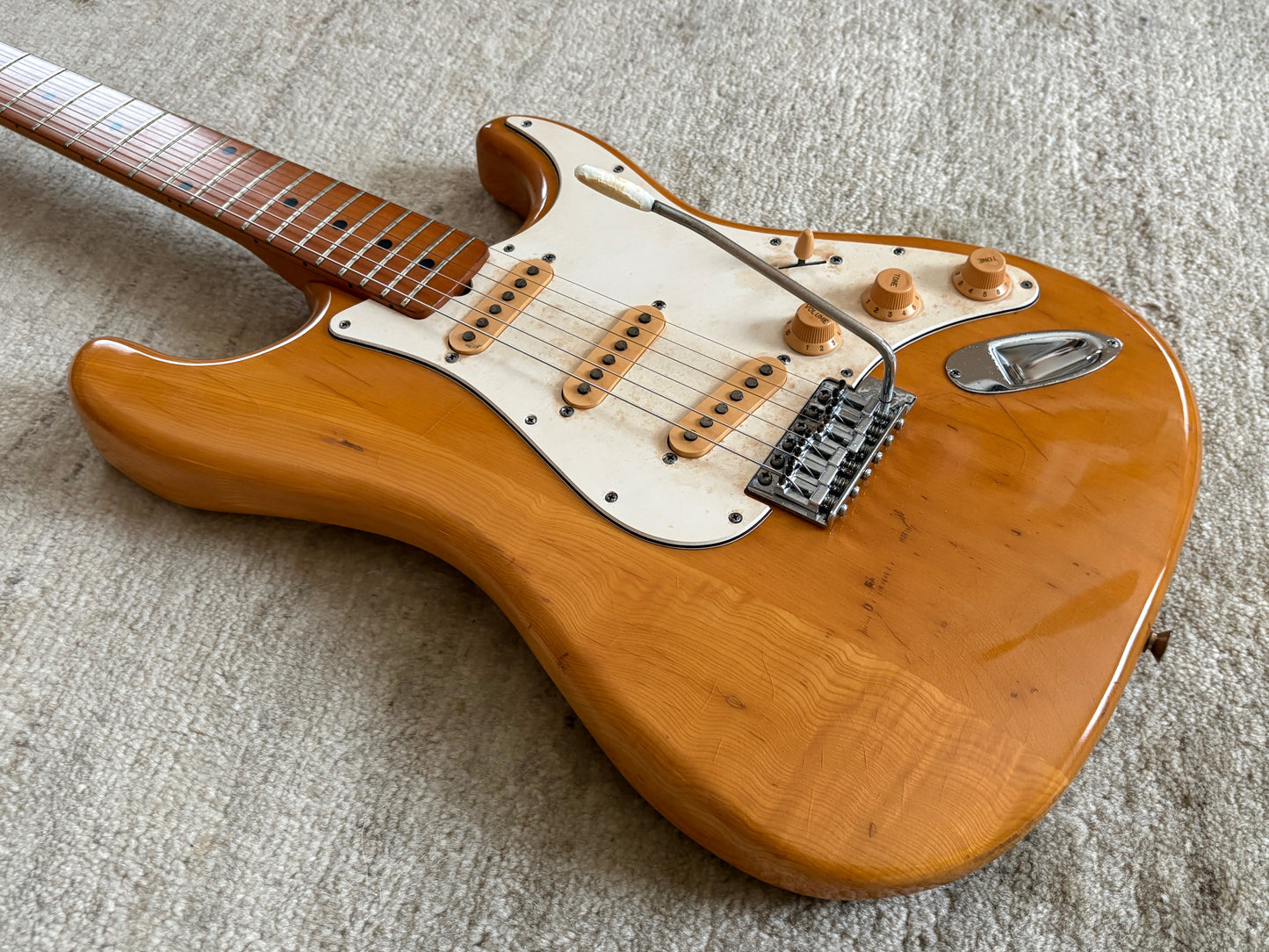 Yamaha SR-400 Super R'nroller / Stratocaster Type