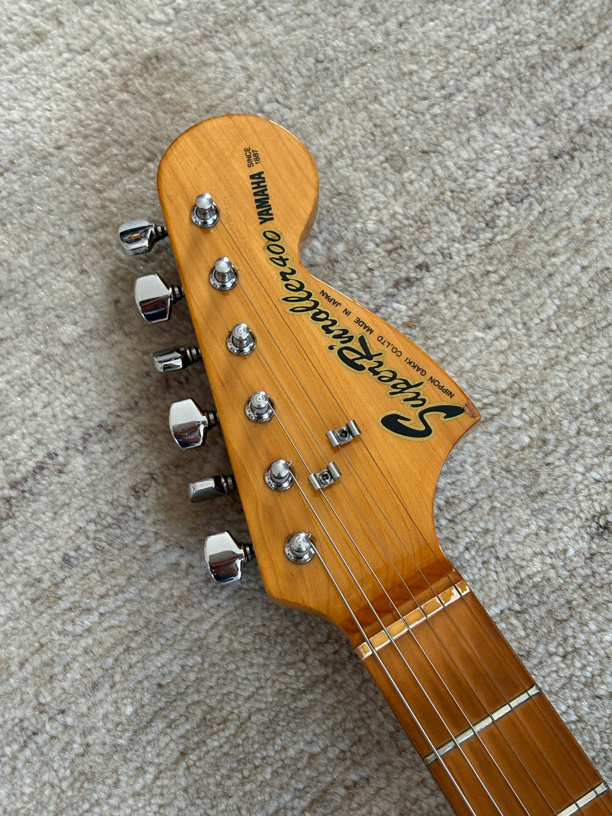 Yamaha SR-400 Super R'nroller '70s / Stratocaster Type