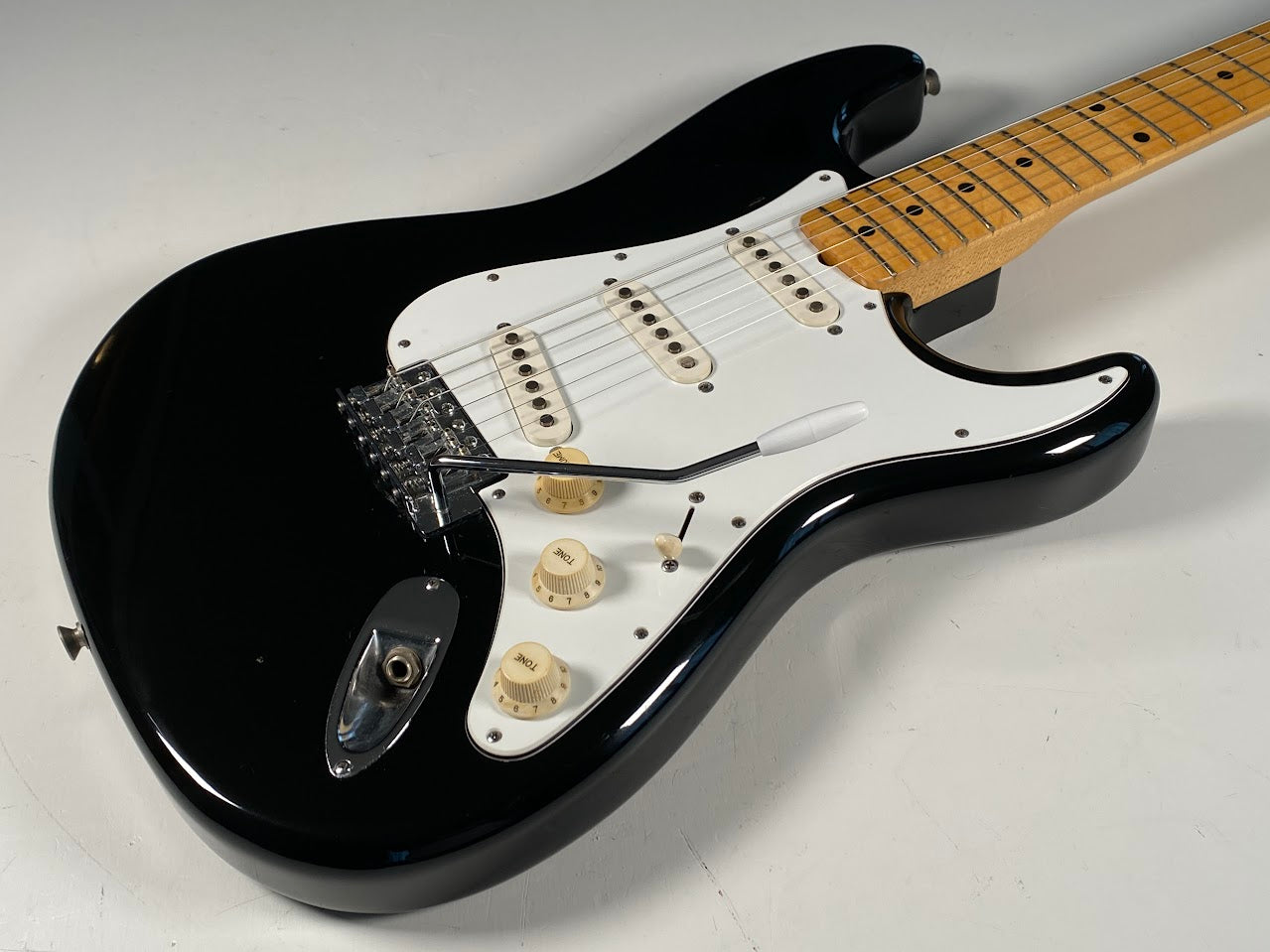 Yamaha SR-400 '70s / Stratocaster Type